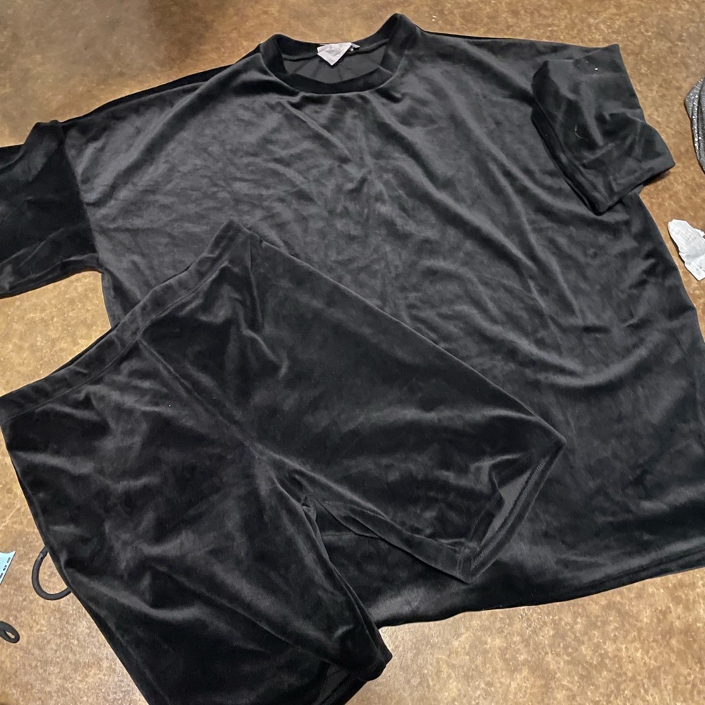 Fashion nova oversized valor set
